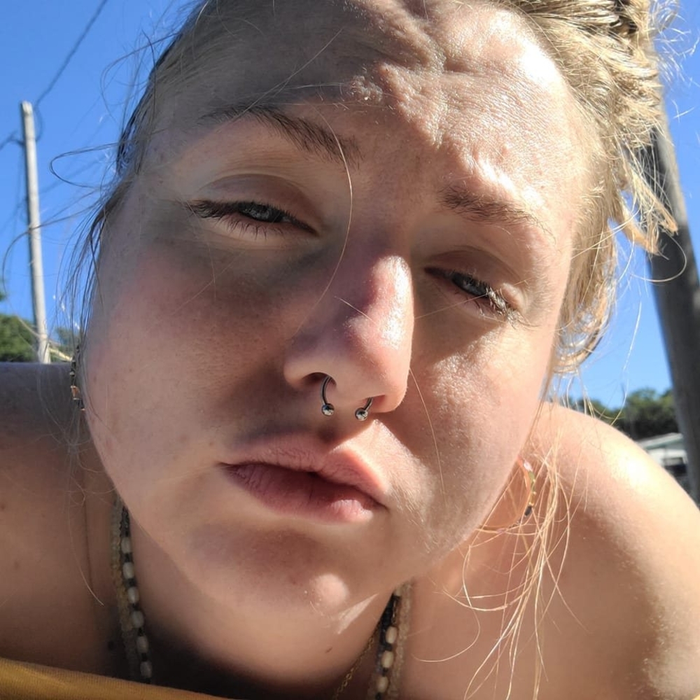 Meet your Posher, Alexis